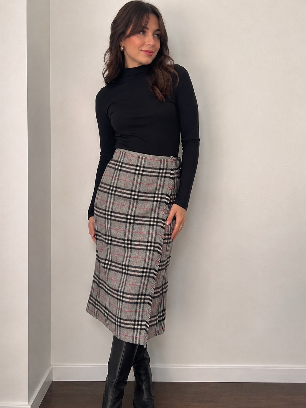 Vintage Plaid Midi Wrap Skirt in Grey with Buckle Detail Giogini